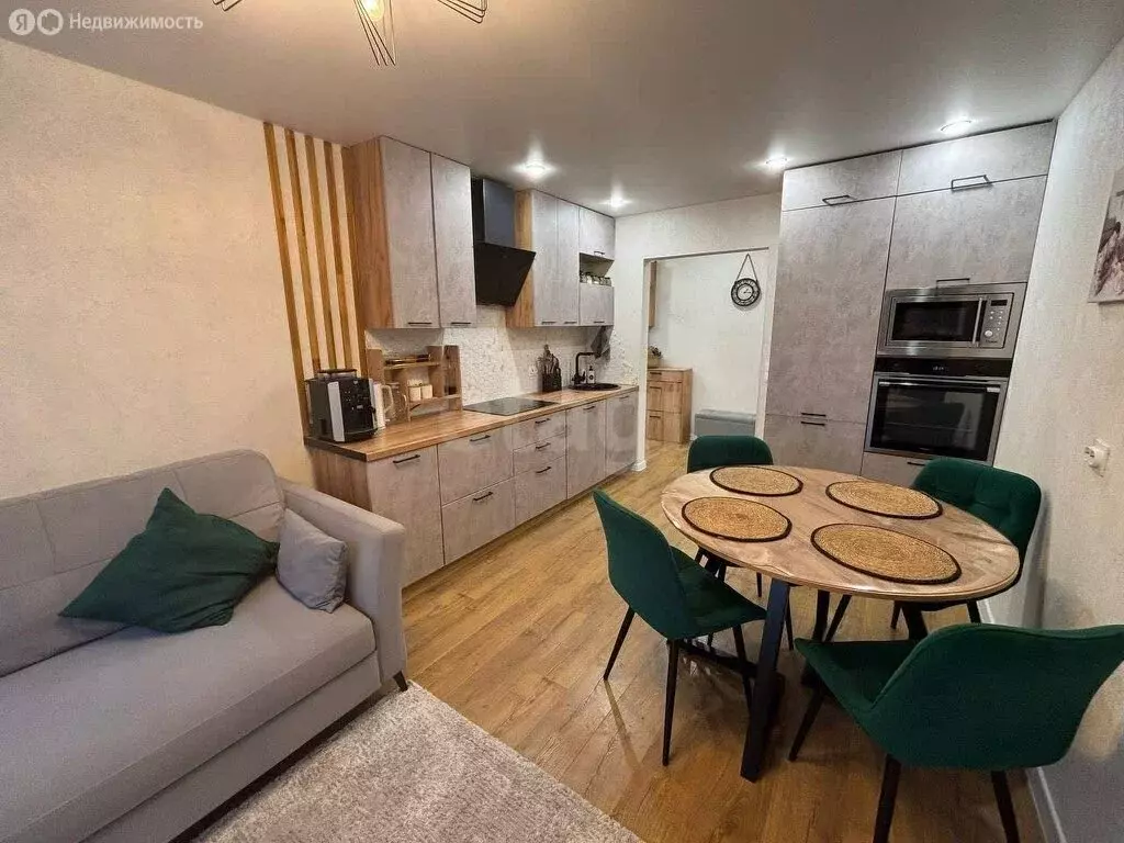 4-комнатная квартира: Тюмень, улица Газовиков, 3 (84 м) - Фото 1