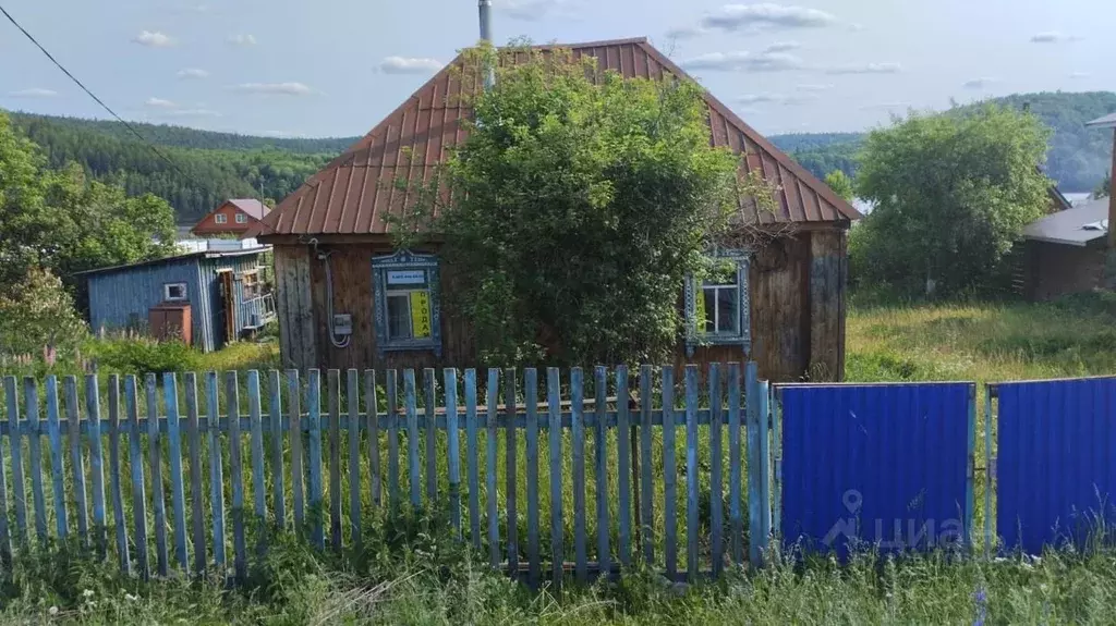 Дом в Башкортостан, Караидельский район, Байкинский сельсовет, д. ... - Фото 0