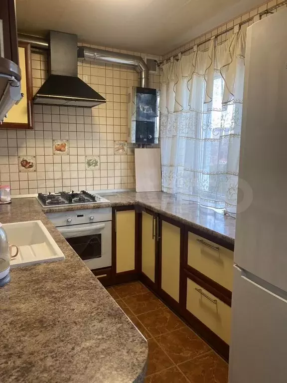 2-к. квартира, 60 м, 5/5 эт. - Фото 0