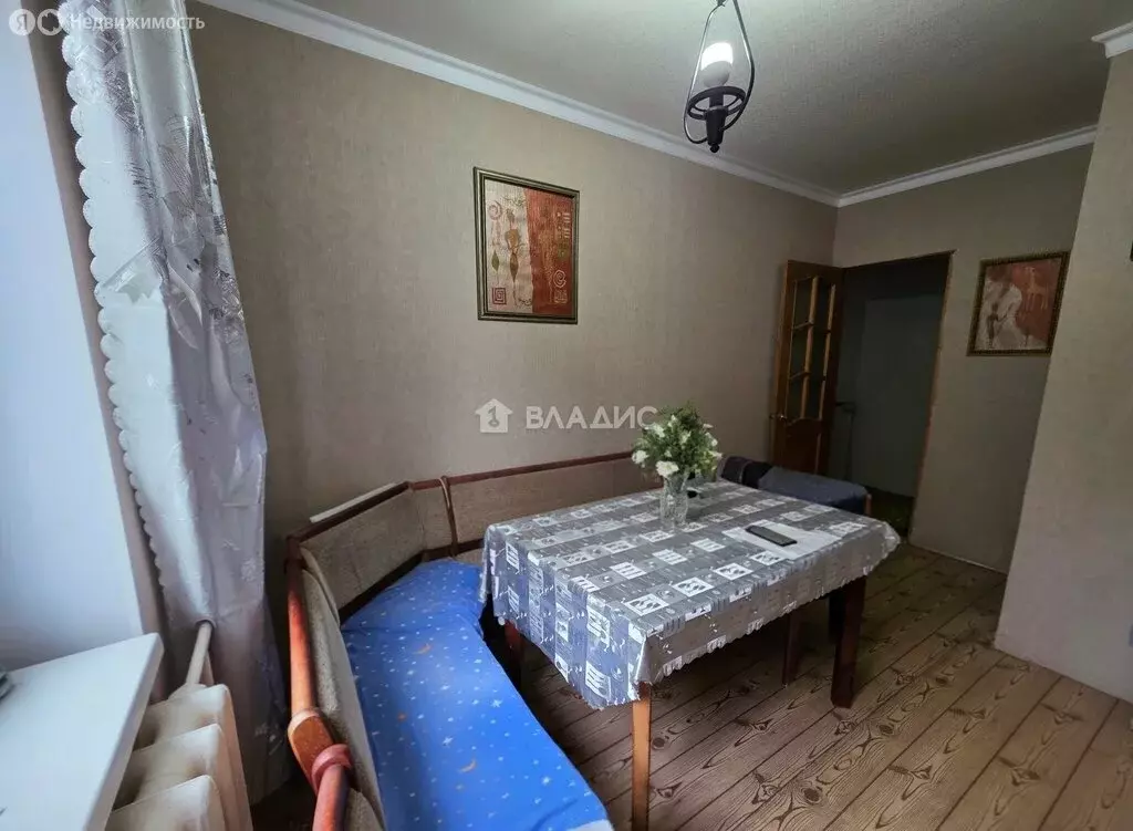 3-комнатная квартира: посёлок Радужный, 19 (64.7 м) - Фото 1