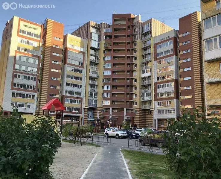 3-комнатная квартира: Тюмень, улица Прокопия Артамонова, 9 (78.1 м) - Фото 1
