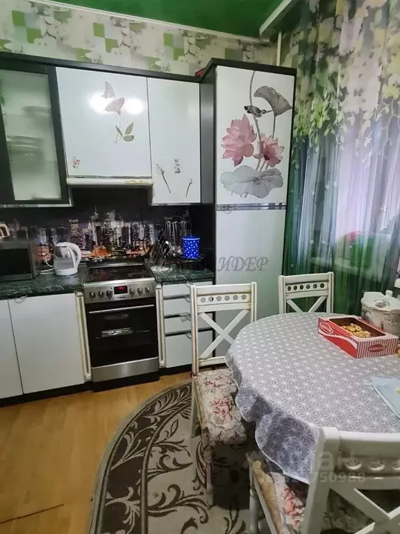 3-к кв. Алтай, Горно-Алтайск ул. Григория Чорос-Гуркина, 35 (78.0 м) - Фото 0