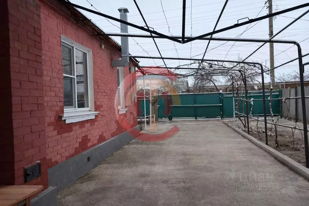 Дом в Краснодарский край, Новокубанский район, пос. Прикубанский ул. ... - Фото 1