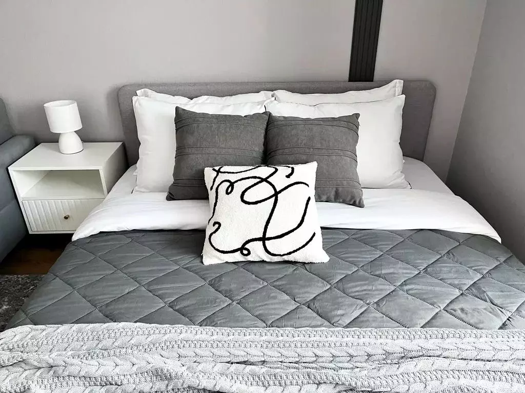 Студия Красноярский край, Красноярск ул. Апрельская, 9А (27.0 м) - Фото 1