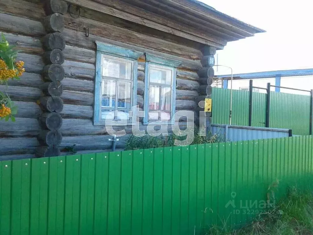 Дом в Тюменская область, Исетский муниципальный округ, с. Верхний ... - Фото 1