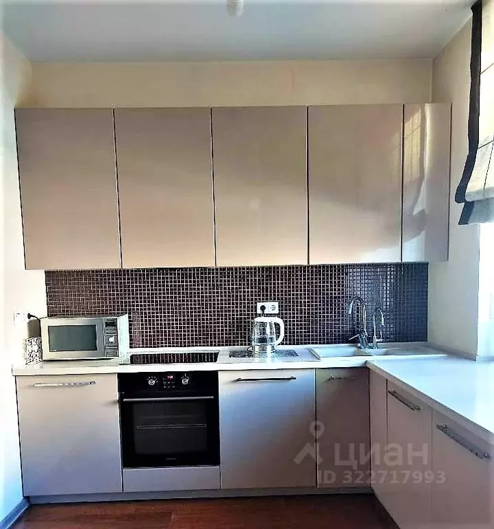 3-к кв. Омская область, Омск Кемеровская ул., 26 (95.0 м) - Фото 2