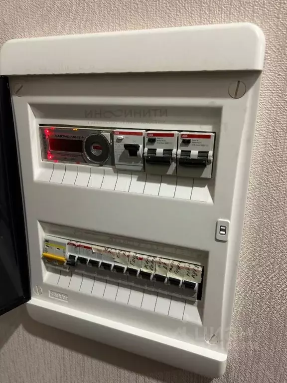 3-к кв. Московская область, Лобня Мирная ул., 16 (56.0 м) - Фото 2