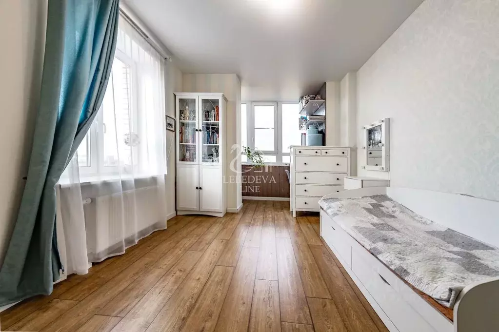 3-к кв. Санкт-Петербург ул. Репищева, 10к2 (78.0 м) - Фото 1