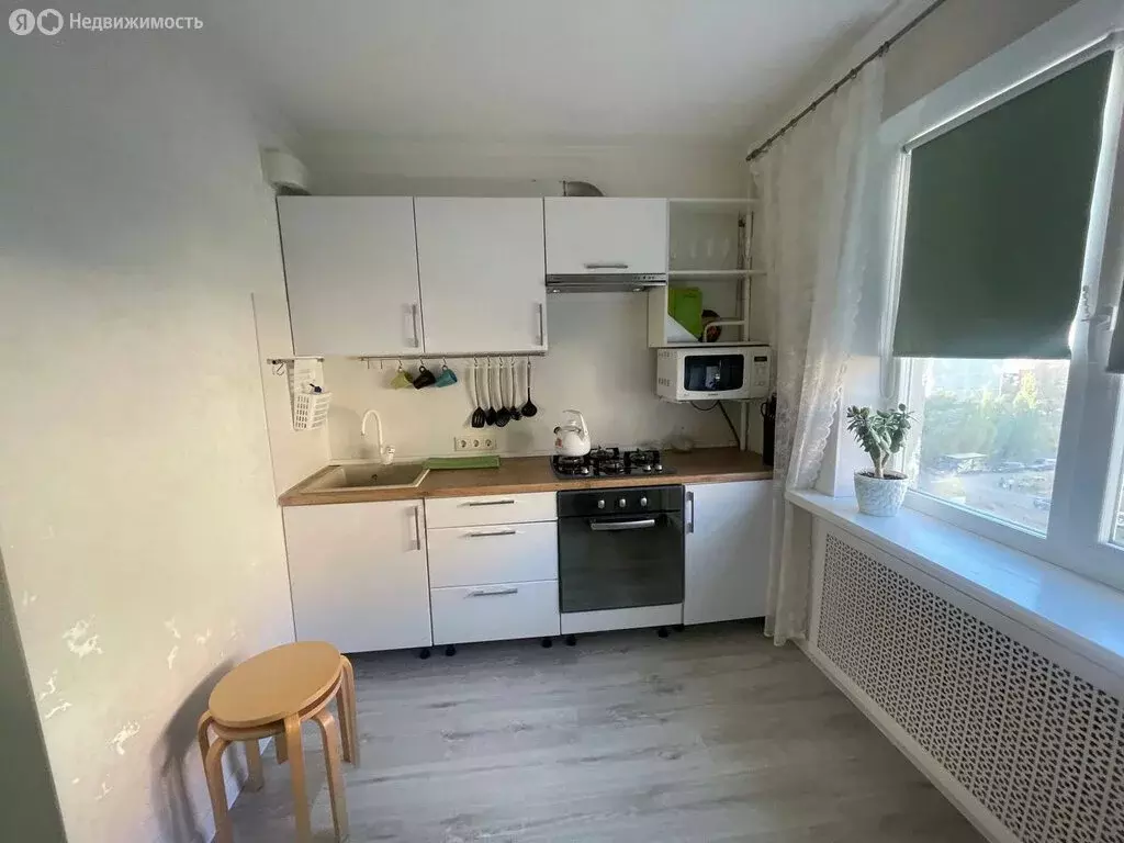 2-комнатная квартира: Оренбург, Салмышская улица, 44 (50.1 м) - Фото 1