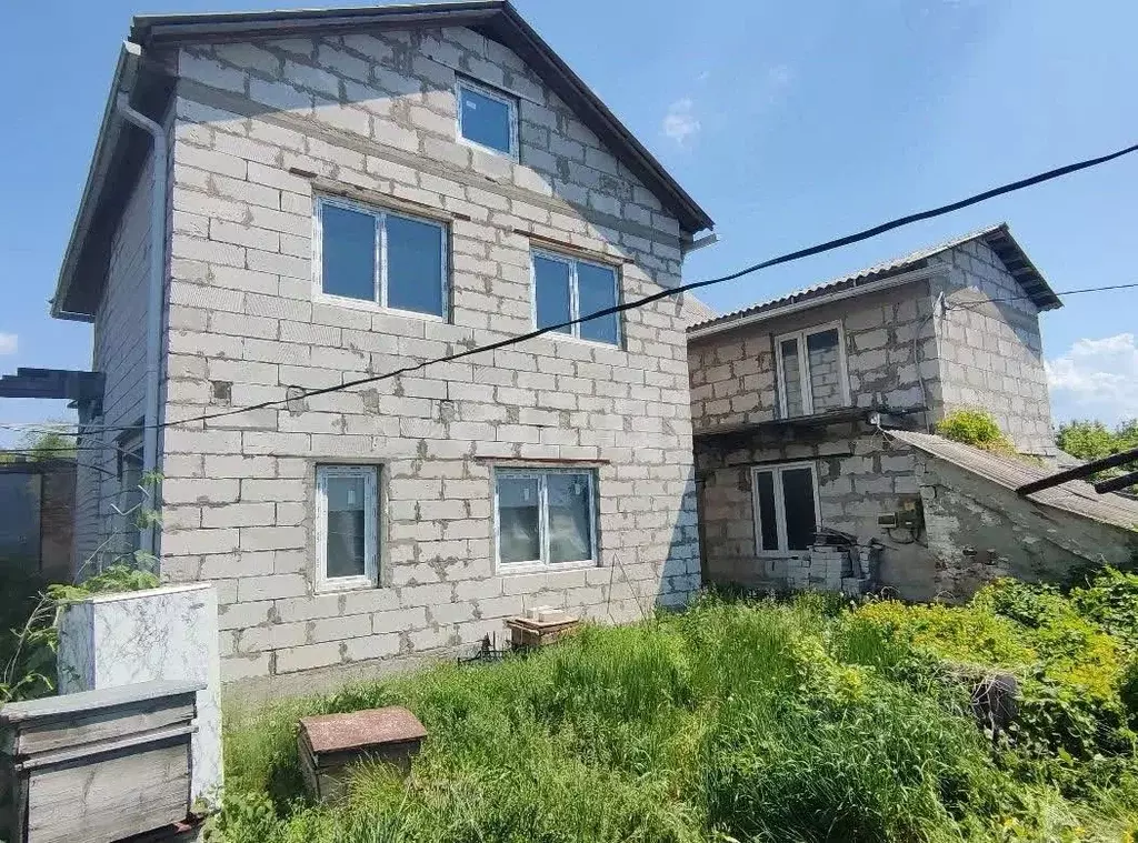 Дом в Белгородская область, Бирюч Красногвардейский район, ул. Ленина, ... - Фото 1