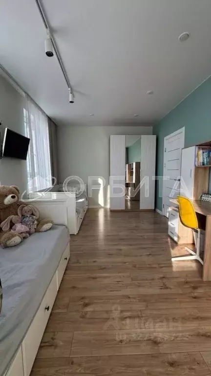 2-к кв. Тюменская область, Тюмень ул. Александра Протозанова, 6 (72.2 ... - Фото 1