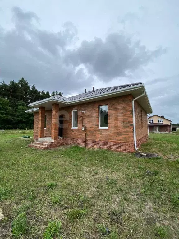 Дом в Белгородская область, Старооскольский городской округ, с. ... - Фото 1