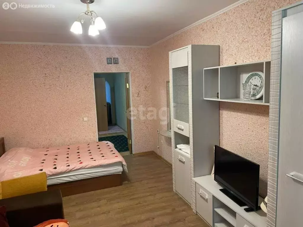 1-комнатная квартира: Пионерский, улица Шаманова, 16 (50 м) - Фото 1