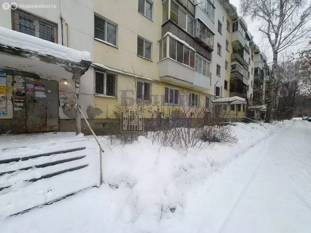 3-комнатная квартира: Екатеринбург, Авиационная улица, 81 (50.2 м) - Фото 1