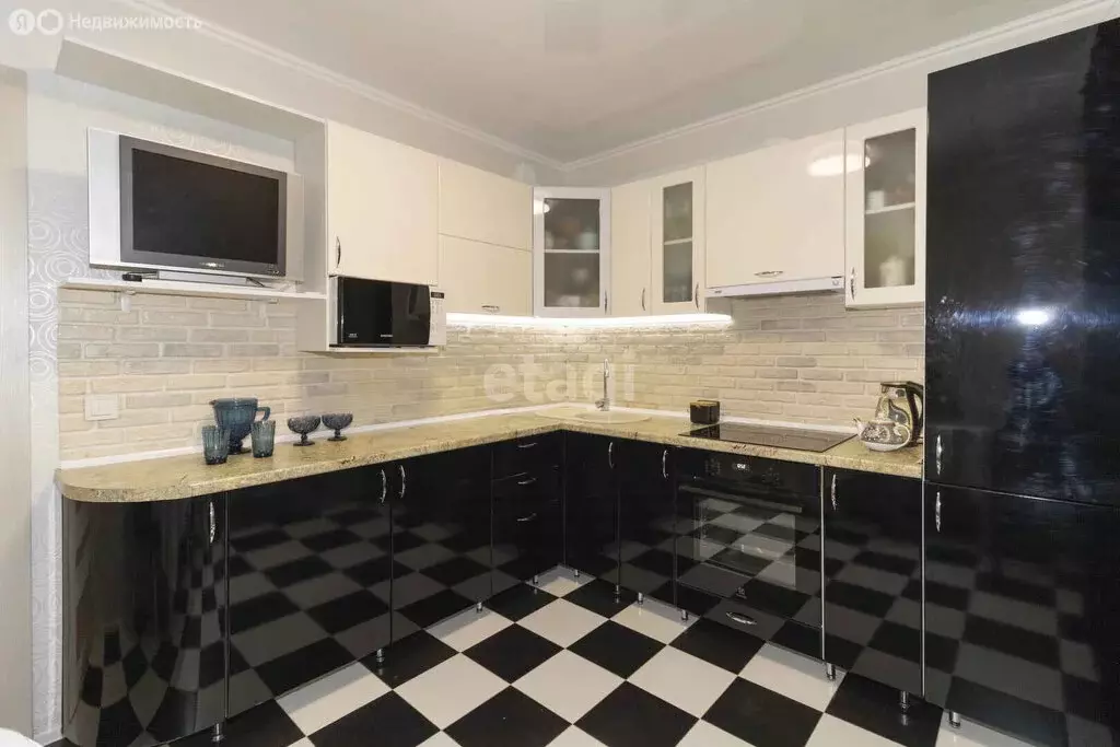 2-комнатная квартира: Тюмень, Кремлёвская улица, 85к1 (62.5 м) - Фото 2