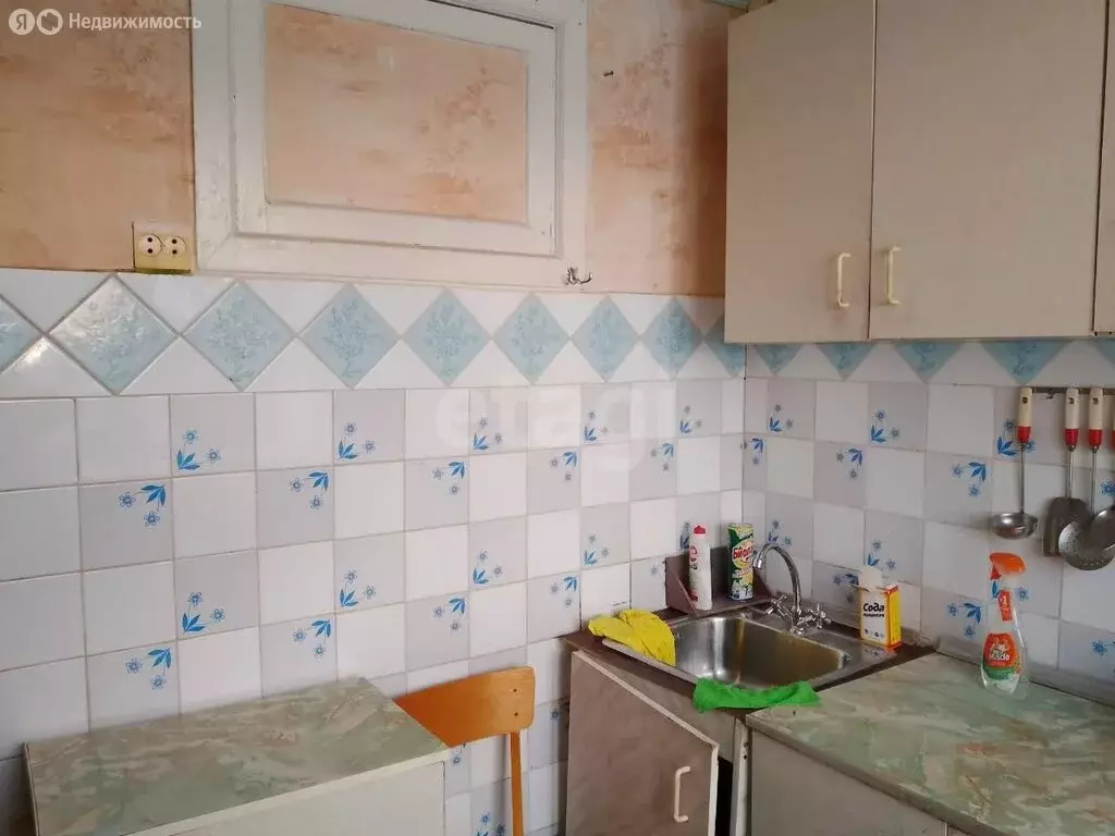 3-комнатная квартира: Коряжма, улица Набережная им. Н. Островского, 38 ... - Фото 1