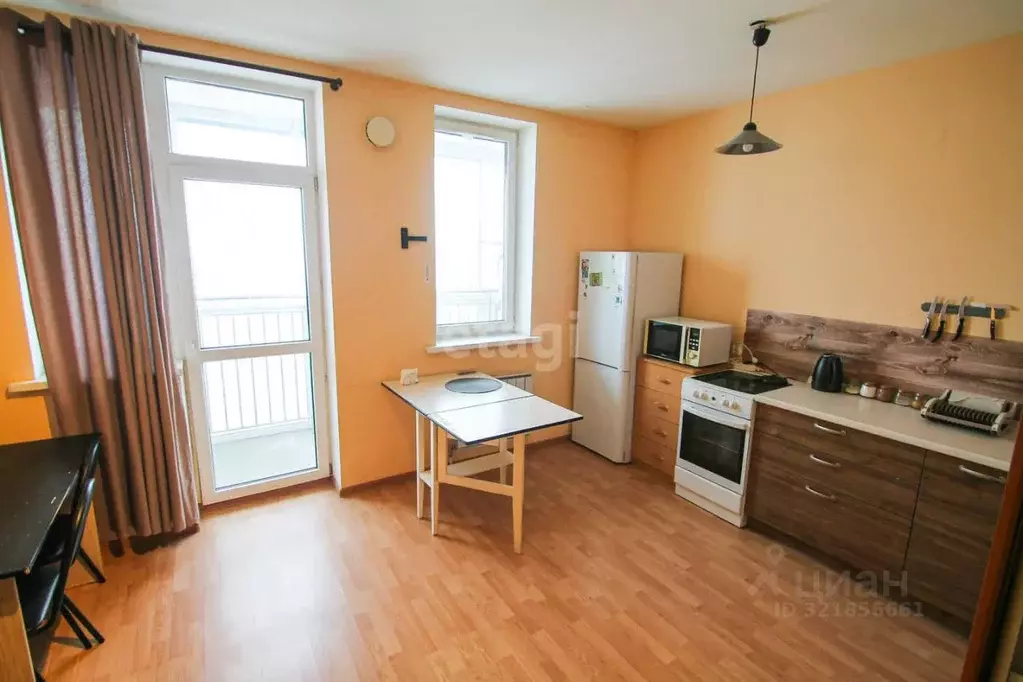 Студия Свердловская область, Екатеринбург ул. Парниковая, 6 (26.6 м) - Фото 1