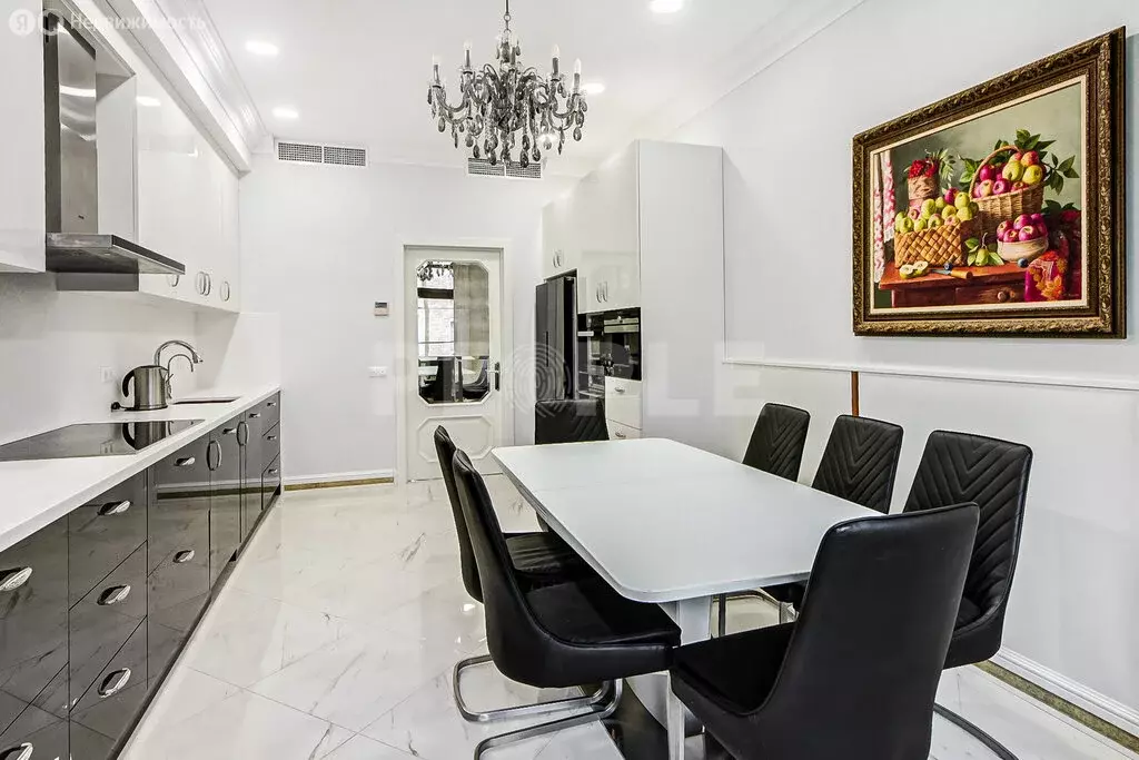 4-комнатная квартира: Москва, Погодинская улица, 4 (203 м) - Фото 1