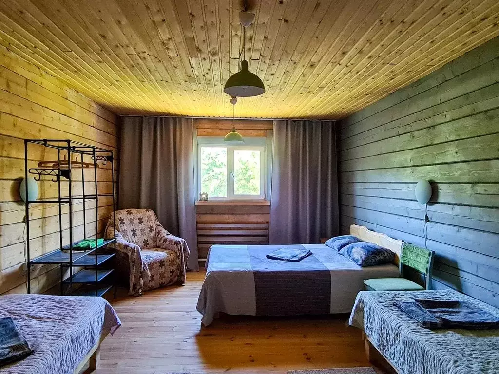 Комната Алтай, Чемальский район, пос. Усть-Сема ул. Центральная, 31 - Фото 1