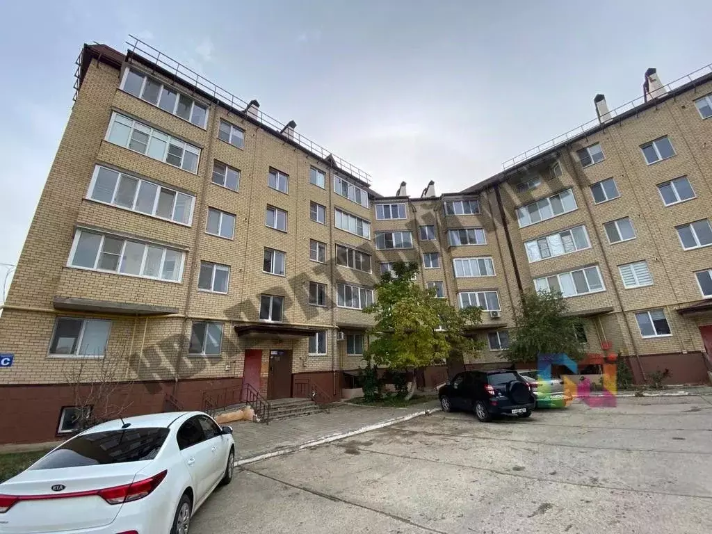 3-к кв. Калмыкия, Элиста ул. Герасименко, 57А (80.4 м) - Фото 0