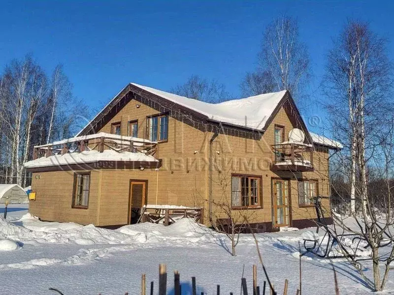 Дом в Ленинградская область, Приозерск пер. Ручейный, 1 (193 м) - Фото 1