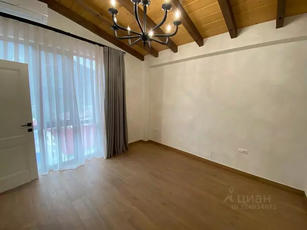 Дом в Краснодарский край, Сочи городской округ, Красная Поляна пгт  ... - Фото 1