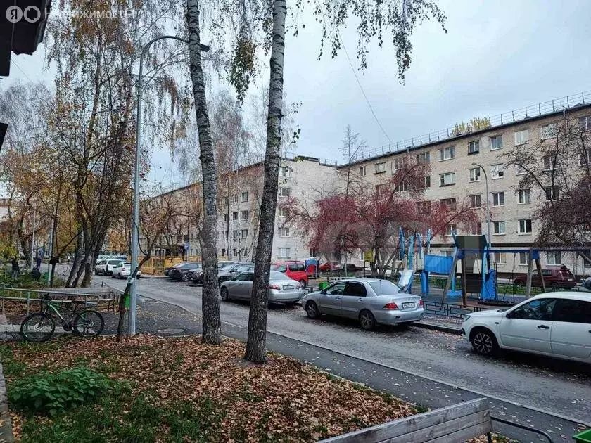 3-комнатная квартира: Тюмень, улица Пермякова, 18 (58 м) - Фото 0