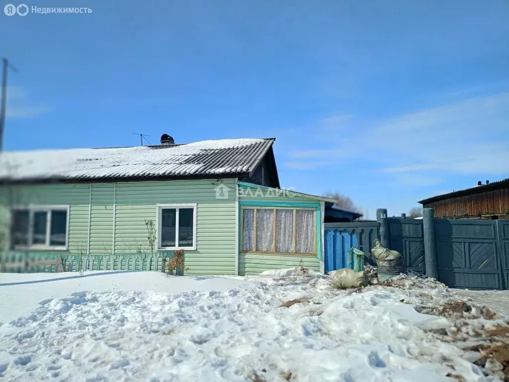 3-комнатная квартира: посёлок городского типа Усть-Баргузин, улица ... - Фото 1