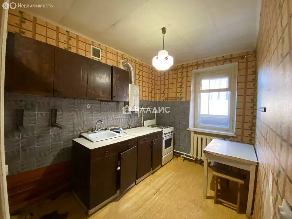 3-комнатная квартира: Брянск, улица Димитрова, 33 (63 м) - Фото 2