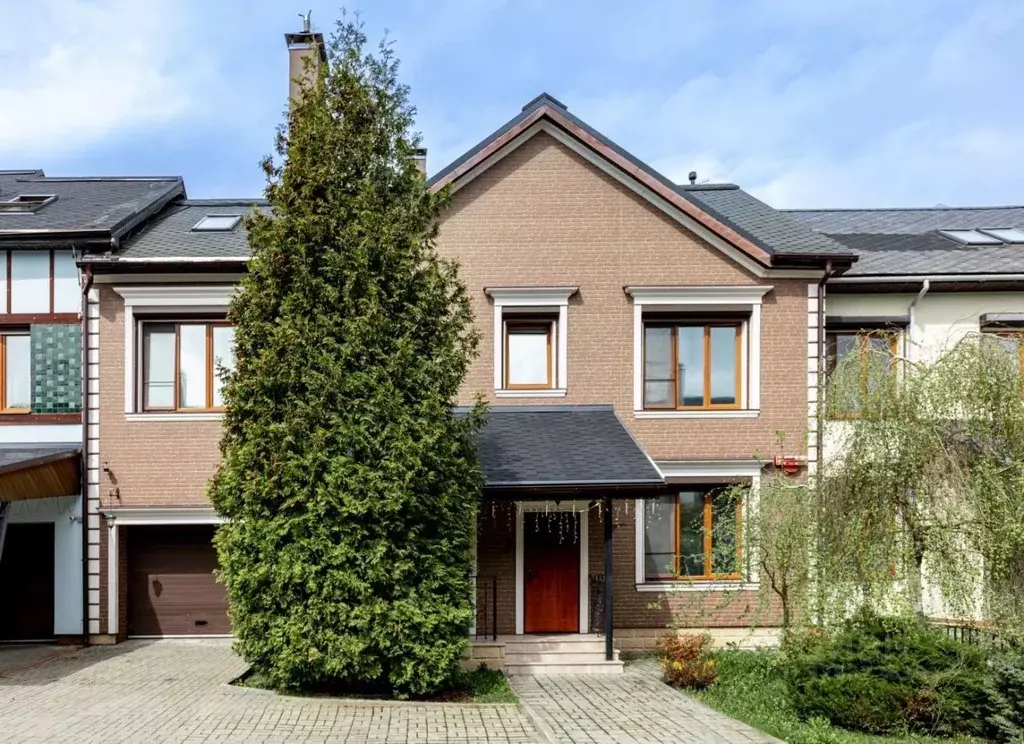 Таунхаус в Московская область, Красногорск городской округ, д. ... - Фото 1