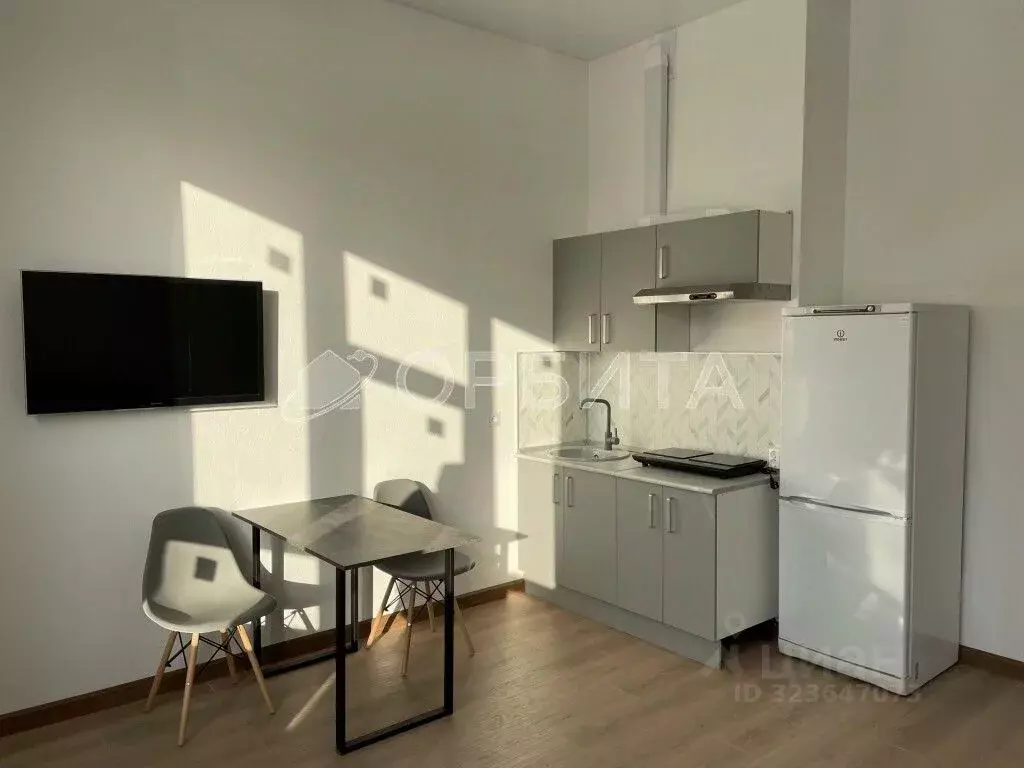 Студия Тюменская область, Тюмень ул. Сергея Свиридова, 11 (26.2 м) - Фото 1