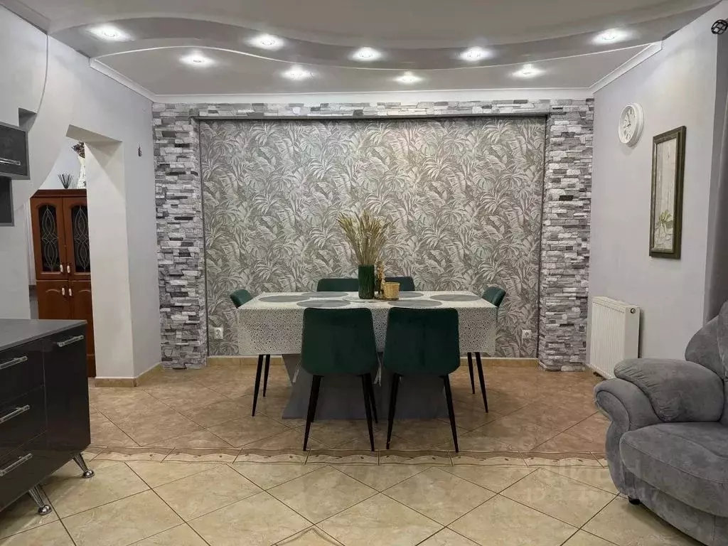 Дом в Калининградская область, Калининград ул. Грибоедова, 9 (180 м) - Фото 0