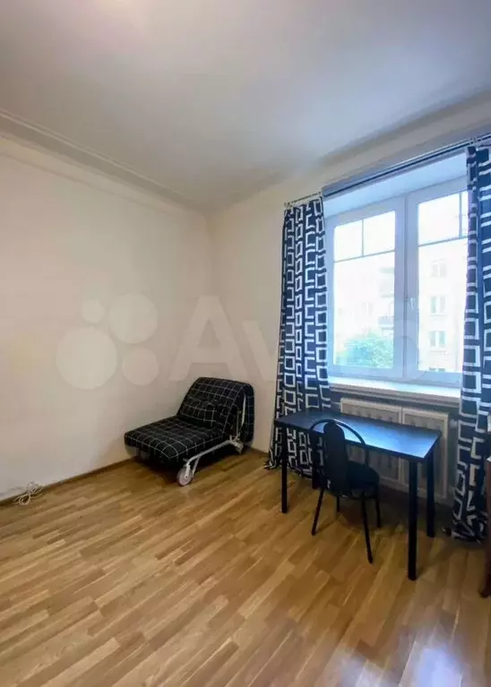 Комната 16 м в 3-к., 3/6 эт. - Фото 1