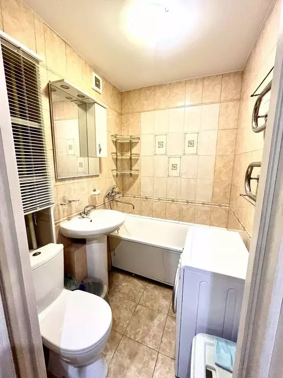 3-к. квартира, 60 м, 3/5 эт. - Фото 0