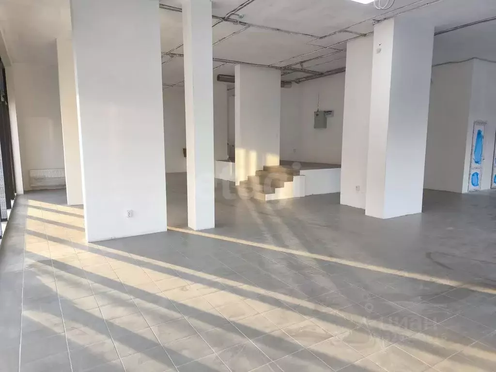 Помещение свободного назначения в Тюменская область, Тюмень ДОК мкр, ... - Фото 1