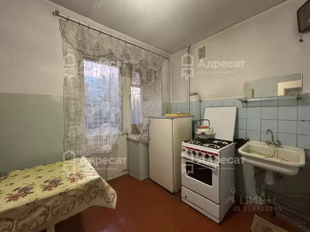 3-к кв. Волгоградская область, Волгоград ул. 64-й Армии, 59 (57.0 м) - Фото 0