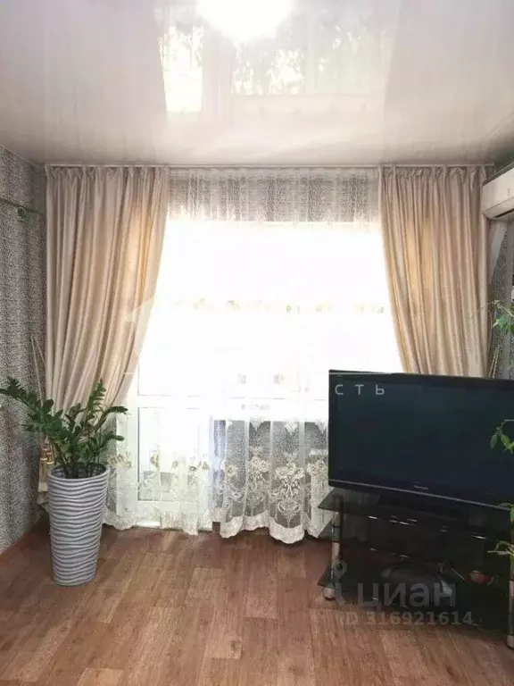 2-к кв. Омская область, Омск Городок Нефтяников мкр, ул. Круговая, 8А ... - Фото 0