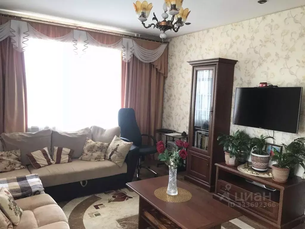 2-к кв. Пермский край, Пермь Красногвардейская ул., 2 (62.0 м) - Фото 1