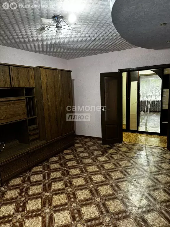 3-комнатная квартира: Кирово-Чепецк, проспект Россия, 20 (62 м) - Фото 1