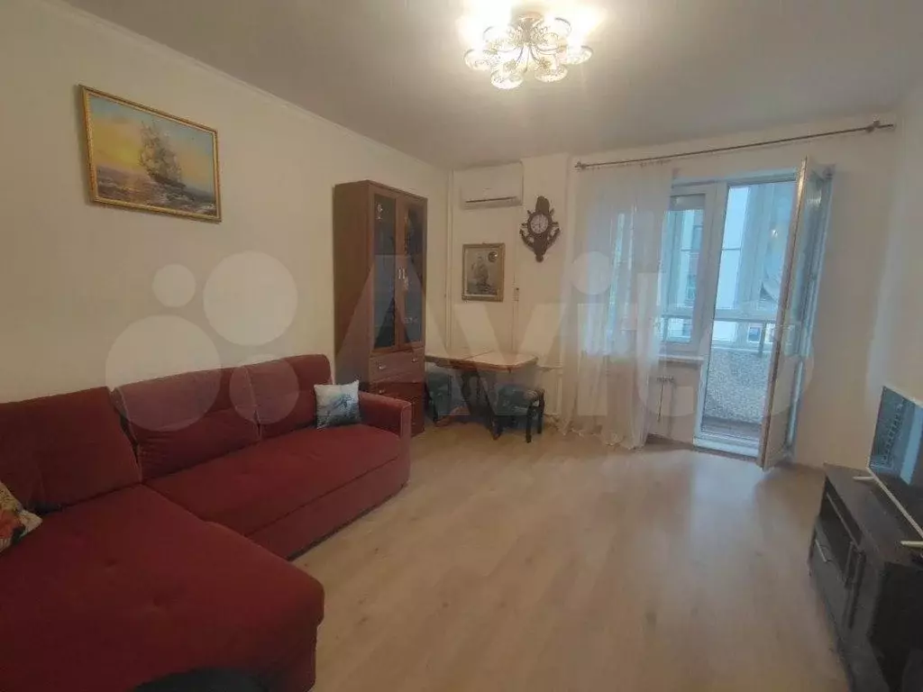 1-к. квартира, 40 м, 4/8 эт. - Фото 1