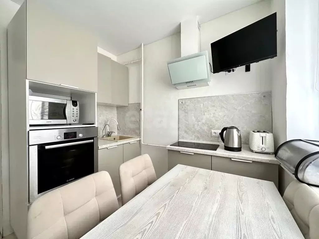 3-к кв. Коми, Сыктывкар ул. Чкалова, 21 (61.5 м) - Фото 0