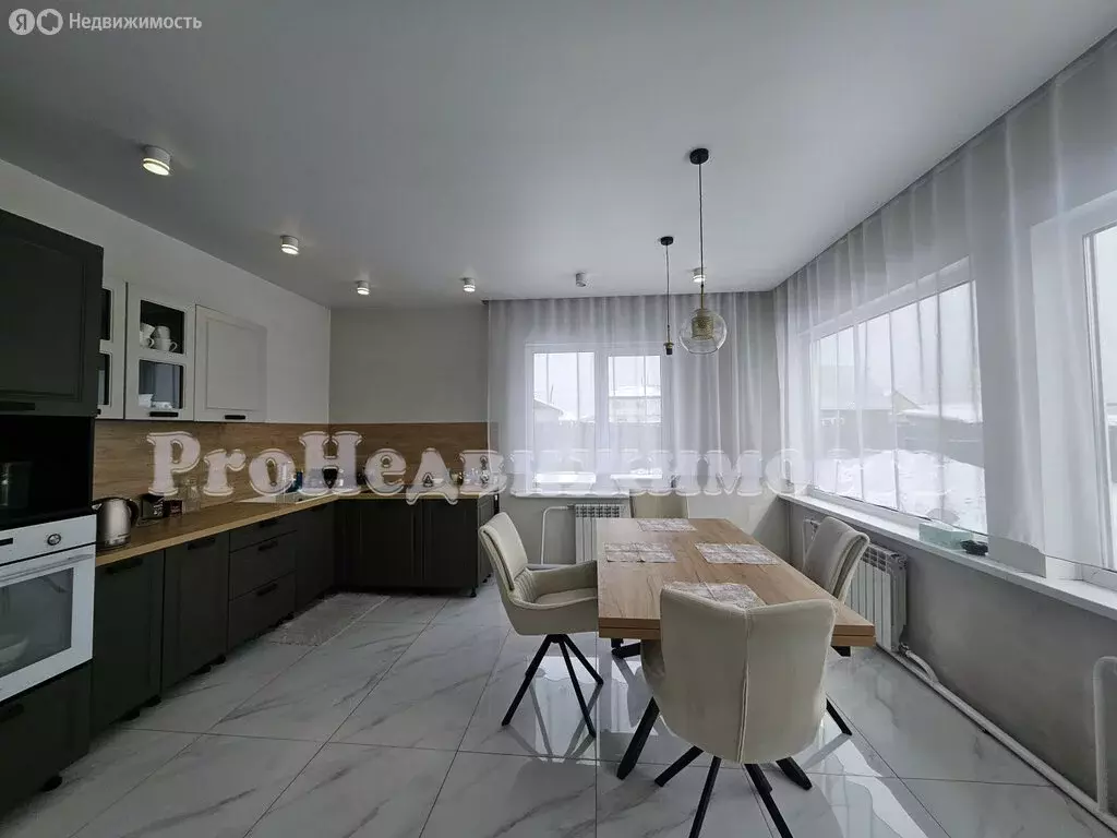 Дом в Кызыл, Туранская улица (215 м) - Фото 1