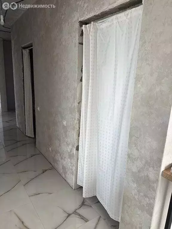 3-комнатная квартира: Тюмень, Дамбовская улица, 29к1 (68.1 м) - Фото 1