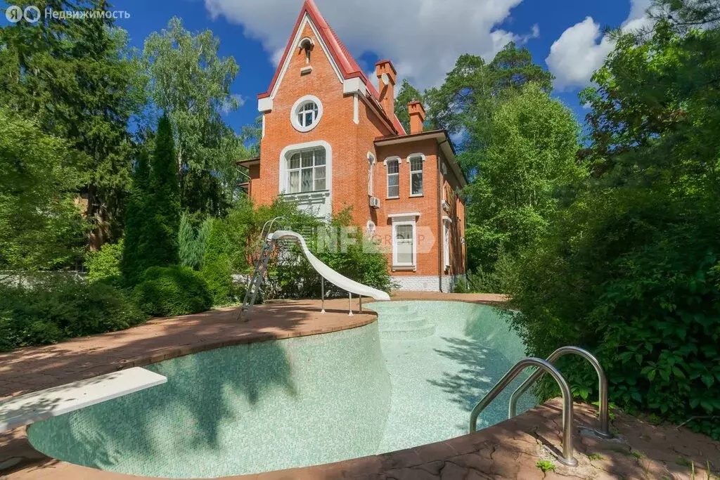 Дом в деревня Жуковка, КП Жуковка Академическая (742.6 м) - Фото 1