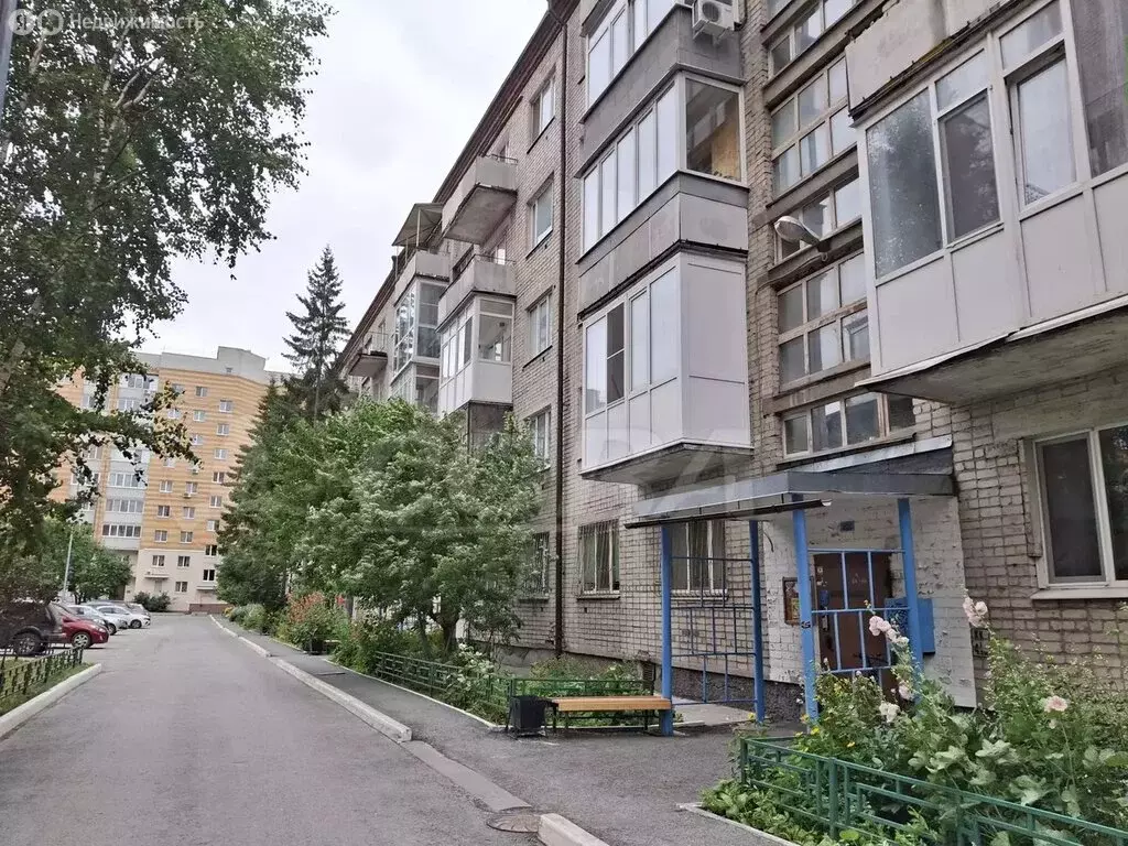2-комнатная квартира: Тюмень, улица Достоевского, 9 (61 м) - Фото 1