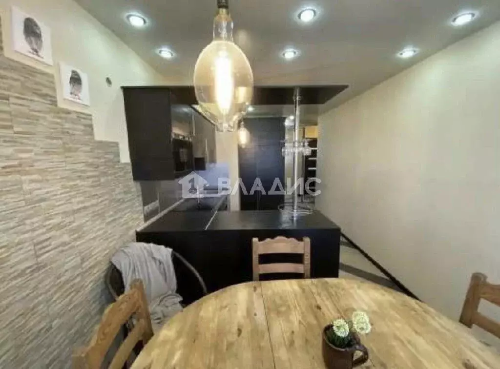 Продается 2-комнатная квартира - Фото 1