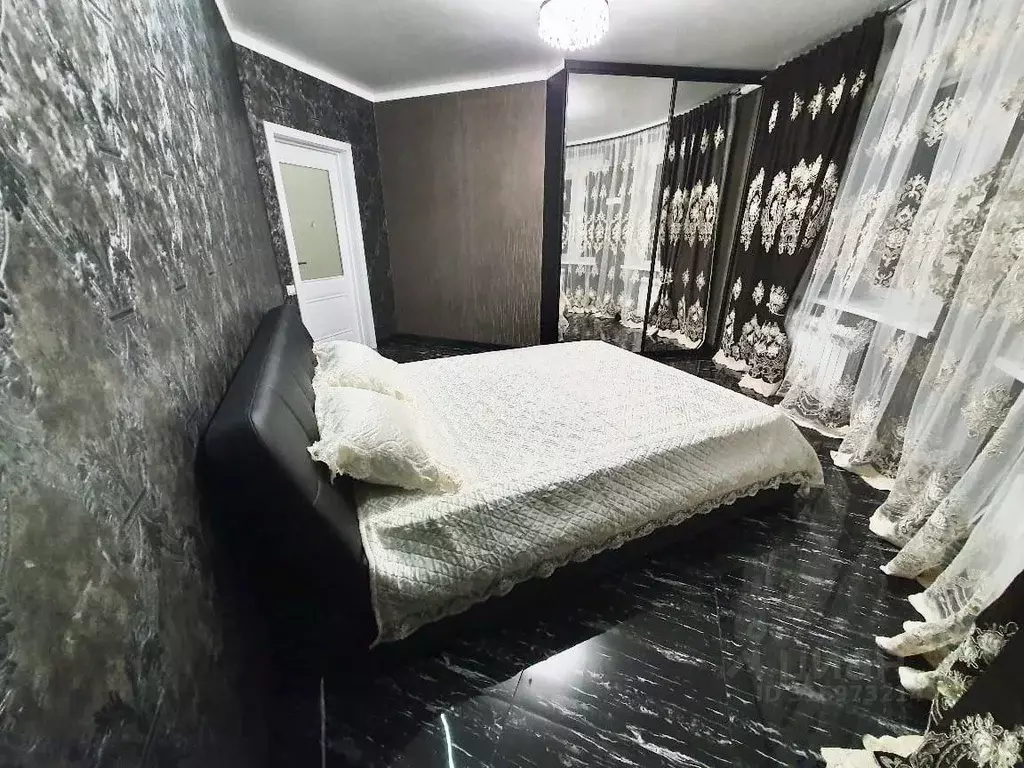1-к кв. Астраханская область, Астрахань пл. Декабристов, 7 (58.2 м) - Фото 1