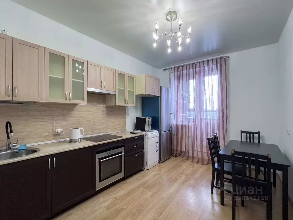 2-к кв. Санкт-Петербург ул. Есенина, 1к1 (73.0 м) - Фото 0