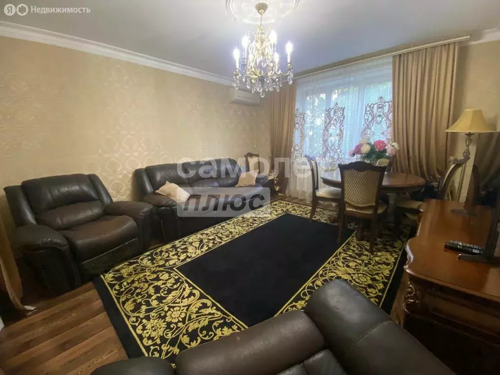 3-комнатная квартира: Хасавюрт, Бамматюртовское шоссе, 1А (65 м) - Фото 0