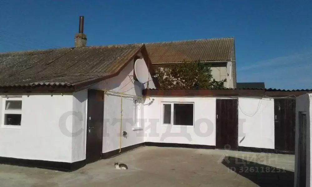 Дом в Крым, Сакский район, Митяевское с/пос, с. Шелковичное ул. ... - Фото 2